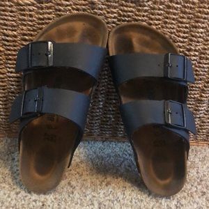 Black Birkenstock’s